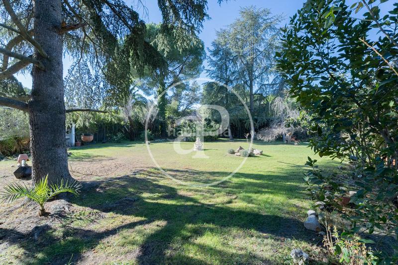 Foto b22f0f4a-3946-4504-aae3-85fd19bed0bf. Casa con riscaldamento parcheggio piscina in Las Lomas Boadilla del Monte