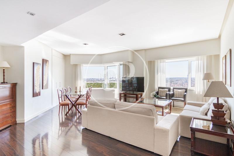 Foto aed94fd4-4021-4881-8f8a-a36b3178dc12. Location appartement avec chauffage piscine dans Argüelles Madrid