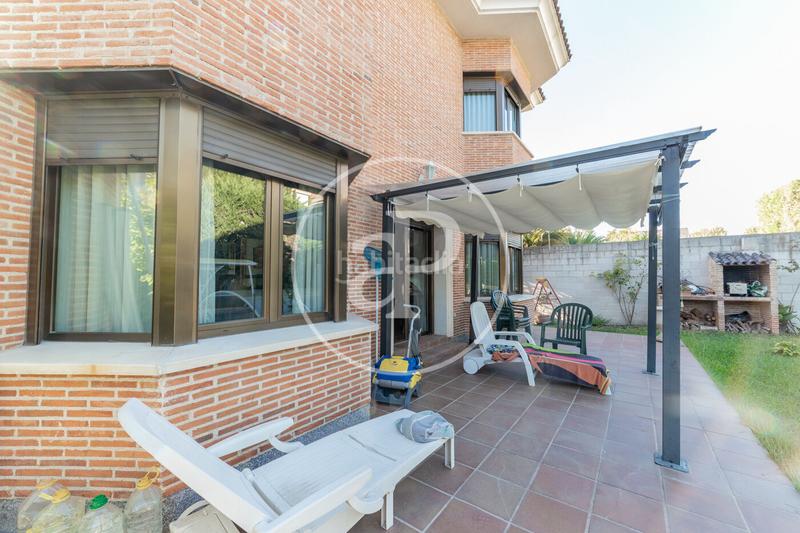 Foto e11dec47-53fc-40cc-b236-74ca6b79f587. Casa chalet en venta en pozuelo de alarcon en Pueblo Pozuelo de Alarcón