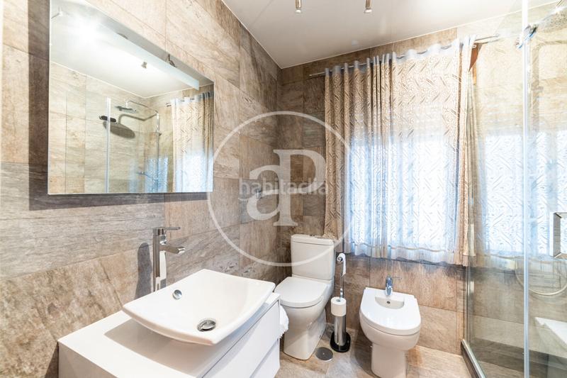 Foto 7659fb62-3ec1-4101-9db8-85d0f1a34fdc. Casa pareada  en venta en Fuente del Berro en Madrid