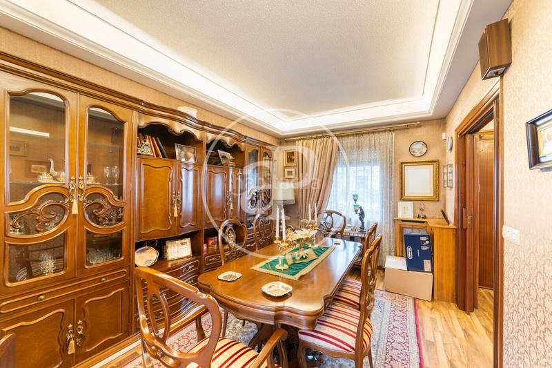 Foto b0feb035-f2ac-441f-8763-c5a7b9ed8d80. Casa pareada  en venta en Fuente del Berro en Madrid