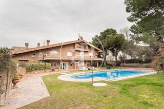 Casa a Montealina. Chalet en venta en monte alina