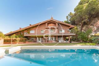 Casa a Montealina. Chalet en venta en monte alina