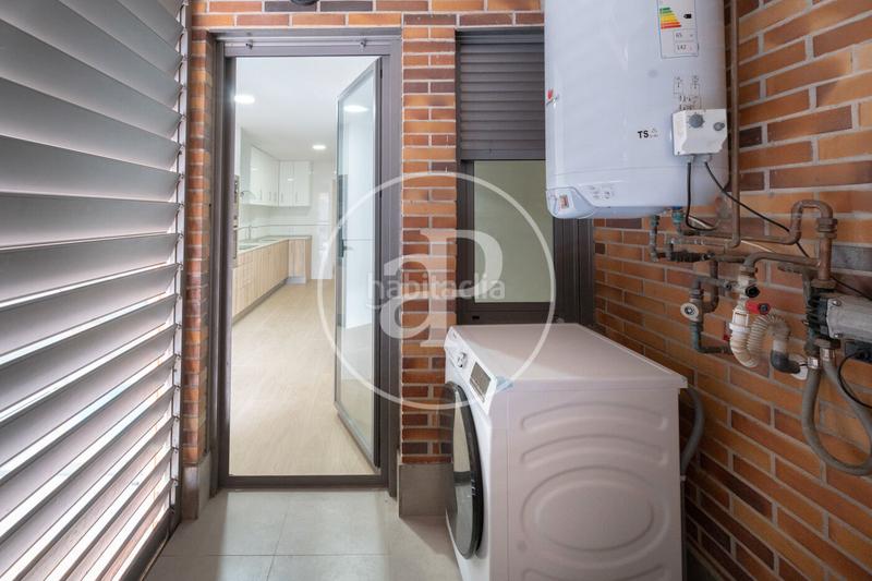 Foto 1b6c46af-45d3-472b-906e-f69c086fab81. Alquiler piso duplex con terraza en valdemarin en Madrid