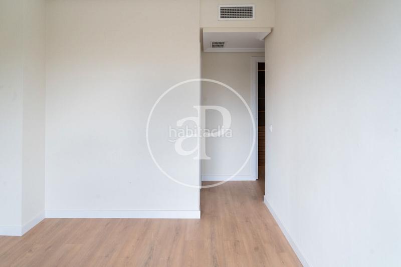 Foto 21f2de22-9206-463e-a76e-0d4999834153. Alquiler piso duplex con terraza en valdemarin en Madrid