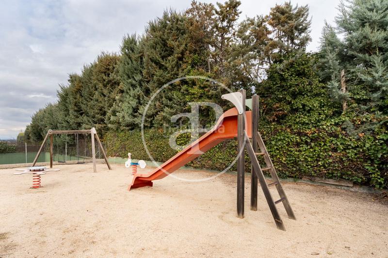 Foto 3b44997a-4257-412a-8886-6b796d0c69b7. Alquiler piso duplex con terraza en valdemarin en Madrid