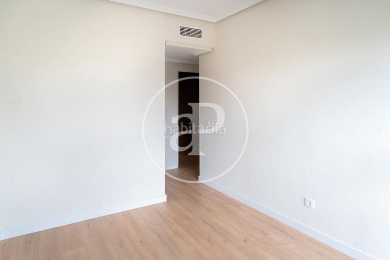 Foto 0000917a-c70e-4d4c-a53f-a3fc640a60af. Rent flat with heating parking pool in Valdemarín Madrid