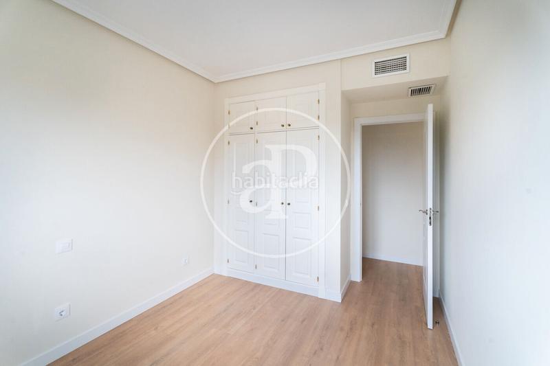 Foto 9b430081-02a5-4c38-b923-a907ae66395e. Rent flat with heating parking pool in Valdemarín Madrid