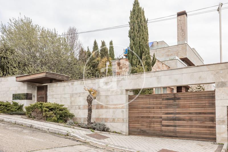 Foto 0c580afc-36bd-4d42-af84-0bb8c2bf8dcf. Casa amb calefacció aparcament piscina a Conde Orgaz - Piovera Madrid