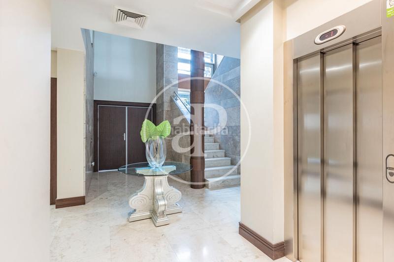 Foto 6a7a1793-ca12-4f08-8e93-575ffd35f742. Casa amb calefacció aparcament piscina a Conde Orgaz - Piovera Madrid