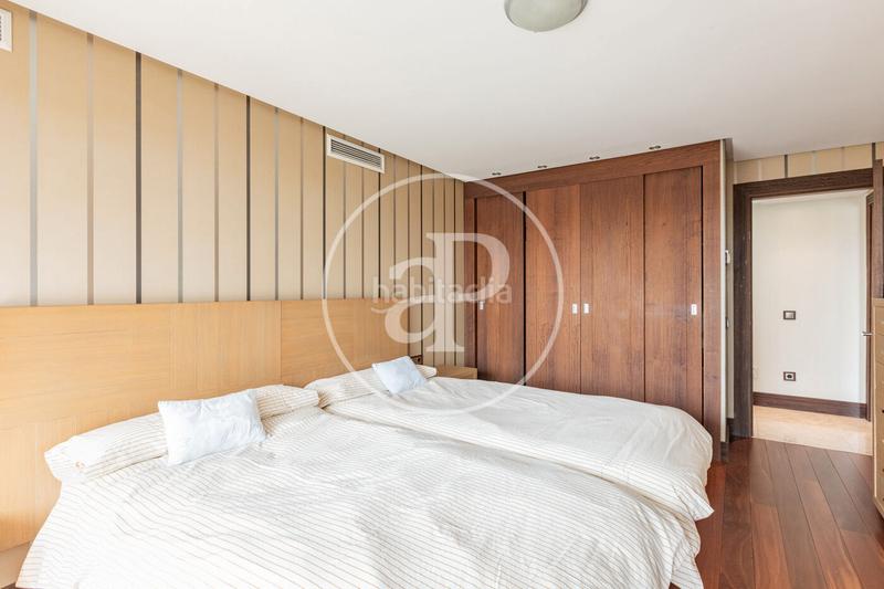 Foto 9d89c674-fbce-4266-9778-c93c019355aa. Casa amb calefacció aparcament piscina a Conde Orgaz - Piovera Madrid