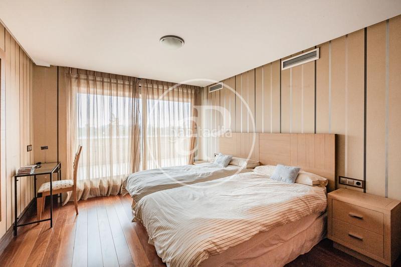 Foto bd2d399a-2485-4a00-b546-27b229c98502. Casa amb calefacció aparcament piscina a Conde Orgaz - Piovera Madrid
