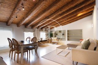 Rent Penthouse  C. de piamonte. Ático en alquiler en justicia