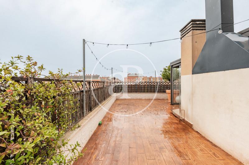 Foto 04fb3e66-febb-4812-a742-cf8e76381ba4. Attico con riscaldamento parcheggio piscina in Las Tablas Madrid