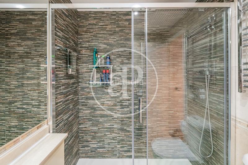 Foto 317769a6-d0d2-4b73-919a-99e298c7d5cf. Attico con riscaldamento parcheggio piscina in Las Tablas Madrid