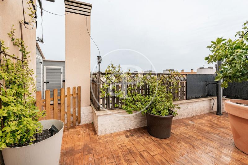 Foto 5f6b5696-8a92-4153-a19e-e16c0a3a7061. Attico con riscaldamento parcheggio piscina in Las Tablas Madrid