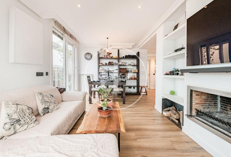 Foto 63bac9f7-7a27-40a1-847b-234a66446df2. Attico con riscaldamento parcheggio piscina in Las Tablas Madrid