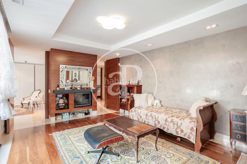 Foto 152d7577-2d8f-413b-8c1a-fb5eaf809e0f. Casa amb calefacció aparcament piscina a Aravaca Madrid