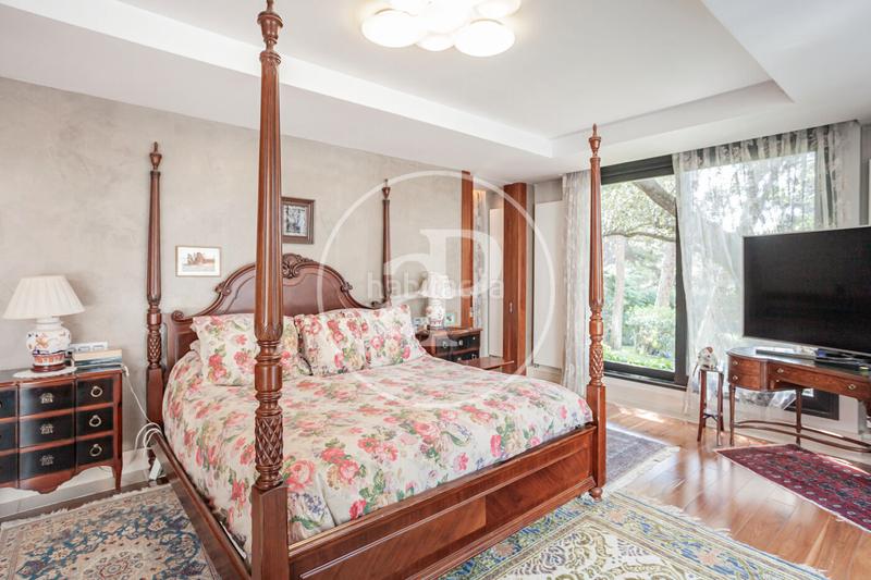 Foto 22fb3a0a-f93f-46a5-a4e3-d2f219decbb2. Casa amb calefacció aparcament piscina a Aravaca Madrid