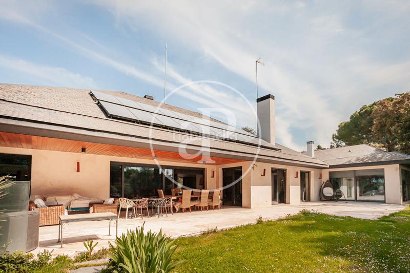 Foto 40a0c750-b948-483a-9d4d-9e124754b344. Casa amb calefacció aparcament piscina a Aravaca Madrid