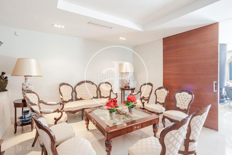 Foto 513b4bdf-3eb6-4d17-bde8-57463afb7682. Casa amb calefacció aparcament piscina a Aravaca Madrid