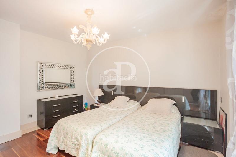 Foto 5c426482-8f06-402c-a281-3d53a7e999fc. Casa amb calefacció aparcament piscina a Aravaca Madrid