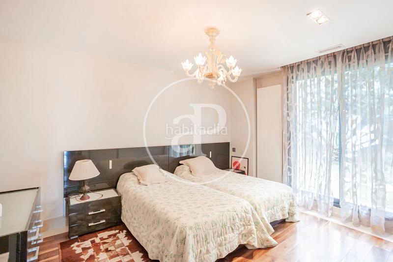 Foto 8295406f-0f8a-4ecb-b3ac-e7d8a67896d8. Casa amb calefacció aparcament piscina a Aravaca Madrid