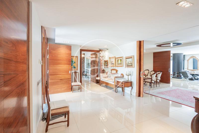 Foto af18a2d4-2d2a-42ae-8142-c405ac56e90c. Casa amb calefacció aparcament piscina a Aravaca Madrid