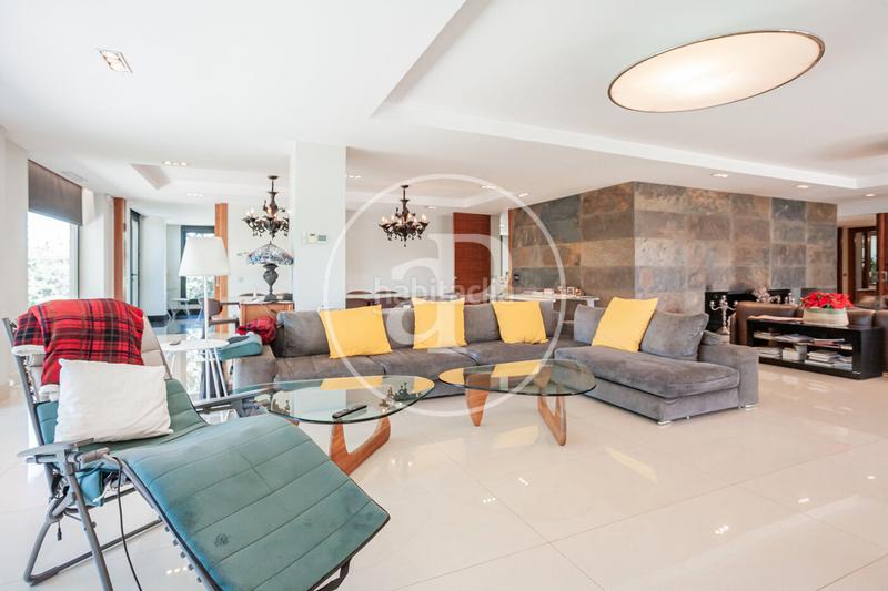 Foto b69b9e57-d3ea-4a03-bb3e-4c43f2e1d373. Casa amb calefacció aparcament piscina a Aravaca Madrid