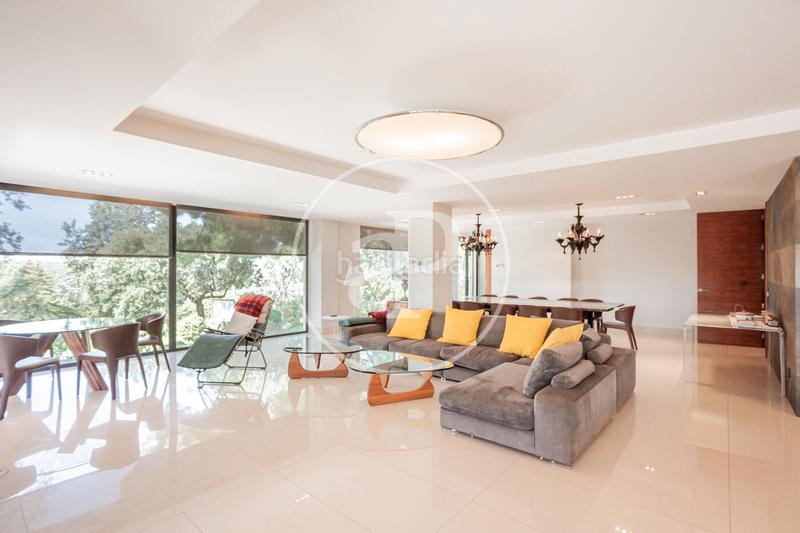 Foto b806a574-1a0d-47d7-bfad-5aee04ad73fb. Casa amb calefacció aparcament piscina a Aravaca Madrid