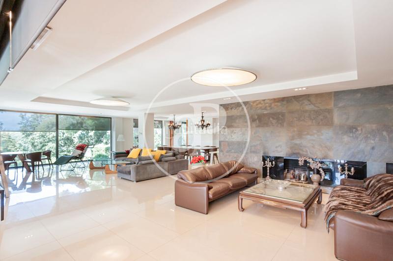 Foto d675ec6c-7773-4f55-a41e-c6e15b39ea4b. Casa amb calefacció aparcament piscina a Aravaca Madrid