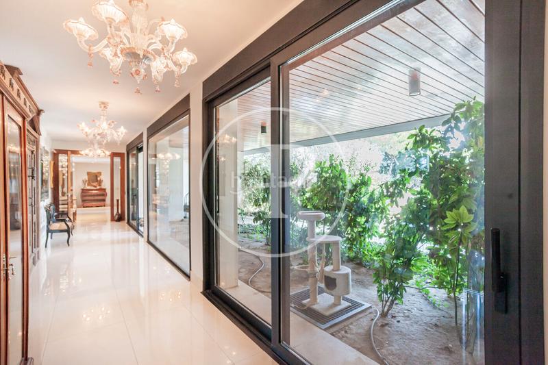 Foto f125e932-b5cc-42bb-823d-936740f0137d. Casa amb calefacció aparcament piscina a Aravaca Madrid