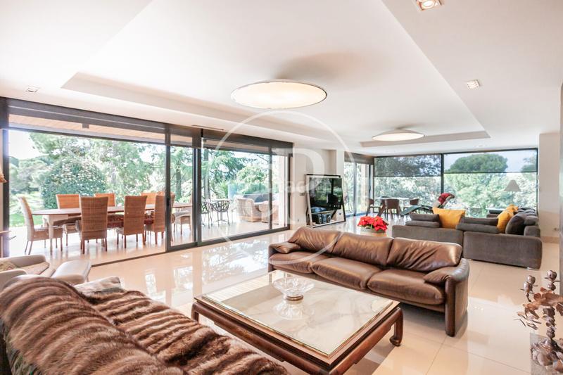 Foto fbd54e35-5306-4f83-aed7-261098fb56df. Casa amb calefacció aparcament piscina a Aravaca Madrid