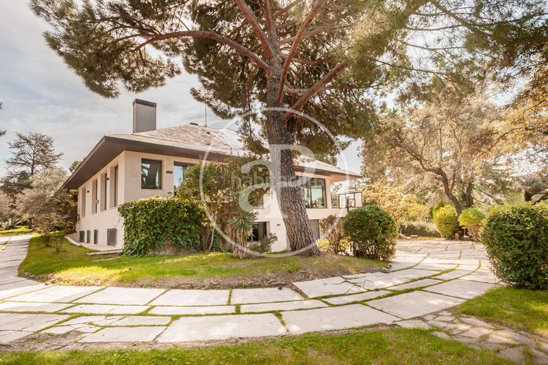 Foto fccdf526-0bf7-4629-9954-241b208cd9ef. Casa amb calefacció aparcament piscina a Aravaca Madrid