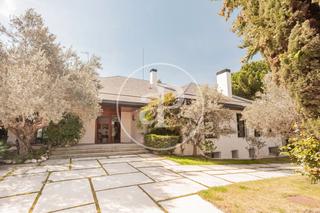Haus en Aravaca. Chalet en venta en prado largo.
