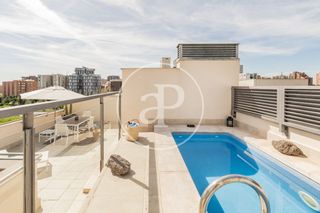 Àtic a Costillares. Ático tríplex en venta en hortaleza