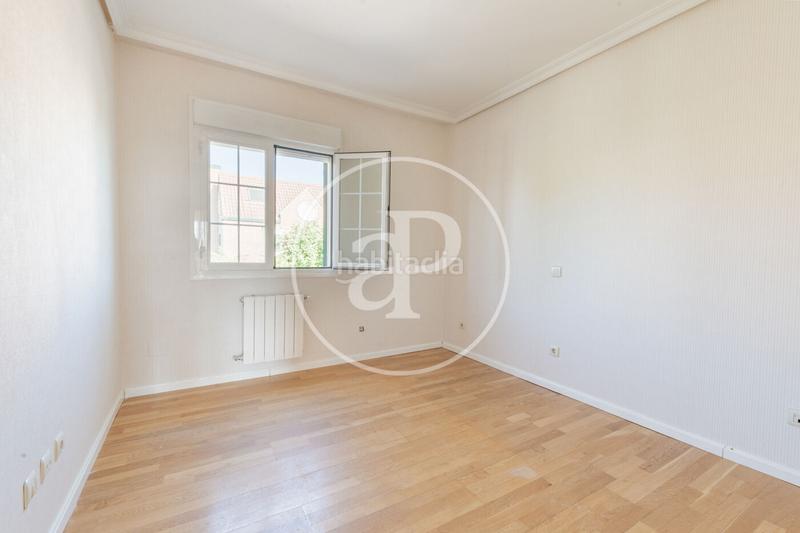 Foto 46fe567f-9160-4782-999c-031ddf6eb505. Reihenhaus mit heizung parking pool in Encinar de los Reyes La Moraleja