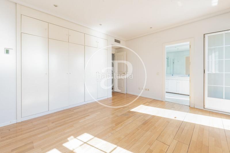 Foto 9e1b9d92-87d0-411a-96fe-03c8f84bce6a. Reihenhaus mit heizung parking pool in Encinar de los Reyes La Moraleja