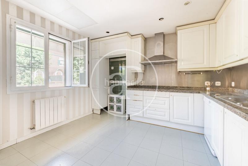 Foto bd904985-3fd1-4e0e-9ffd-bc7c33eb5573. Reihenhaus mit heizung parking pool in Encinar de los Reyes La Moraleja