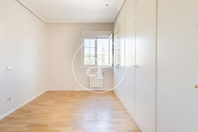 Foto bdfc25fc-1cf0-44d0-a2e8-0fb112602e0a. Reihenhaus mit heizung parking pool in Encinar de los Reyes La Moraleja