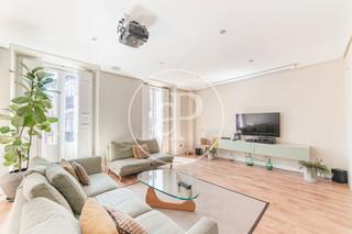 Lloguer Pis  C. de los caños del peral. Piso en alquiler en palacio