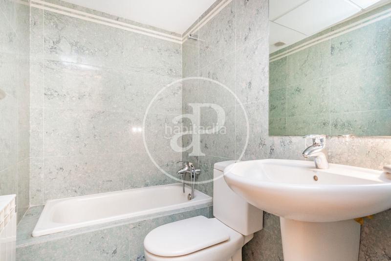 Foto c046f82a-aca5-416c-996c-c8b7eb36c1ad. Ático  en venta en salamanca en Guindalera Madrid