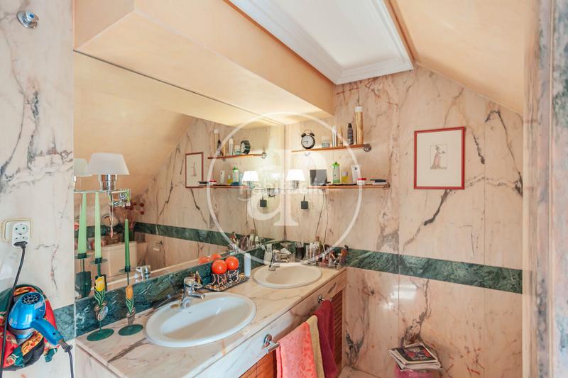 Foto cf75f764-dff5-4aef-96f6-ef038c1c0522. Casa  independiente en venta en Las Lomas. en Boadilla del Monte