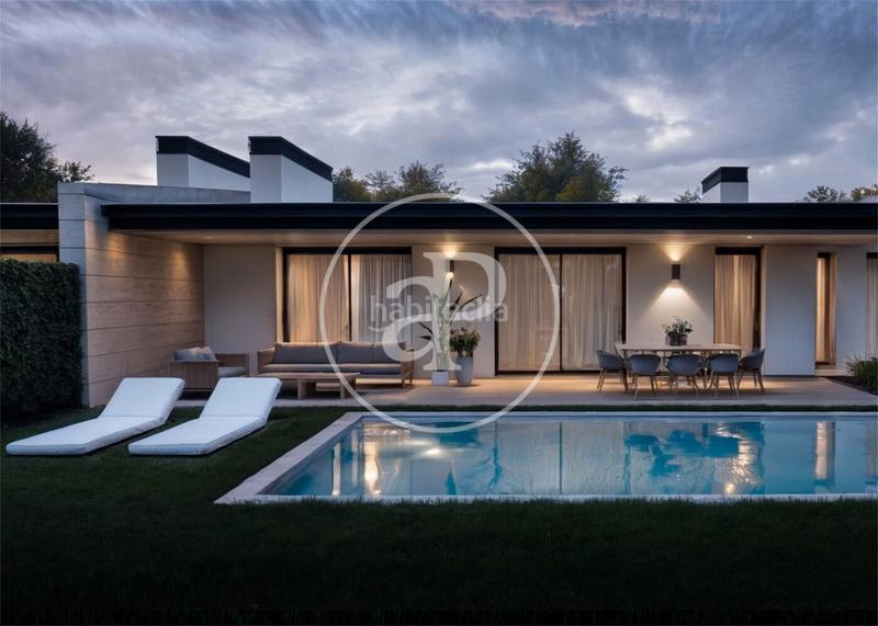 Foto db8da5ac-c1b8-4de5-916e-d5b58681c51f. Maison 261m<sup>2</sup> avec parking piscine dans Miraflores de la Sierra