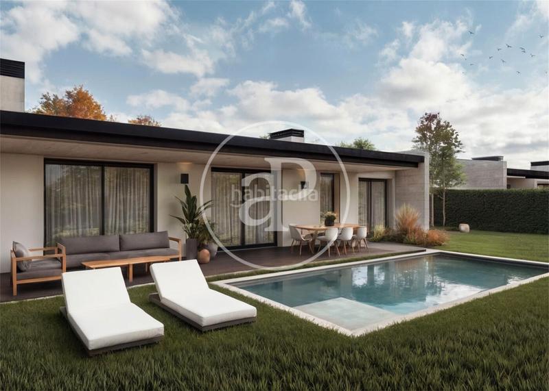 Foto f50a1166-75c5-4ada-ace6-3152beec8a4b. Maison 261m<sup>2</sup> avec parking piscine dans Miraflores de la Sierra