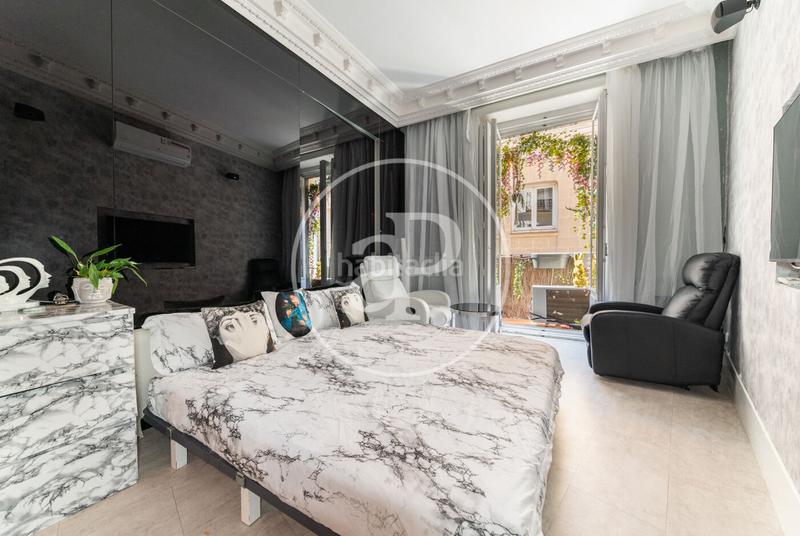 Foto 2b333928-b62f-47f1-8ffd-63b84dccc4a2. Piso  en venta en sol en Cortes-Huertas Madrid