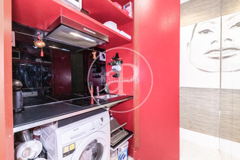 Foto a7197ca6-7b4a-46dd-b453-84fb6cc9d487. Piso  en venta en sol en Cortes-Huertas Madrid