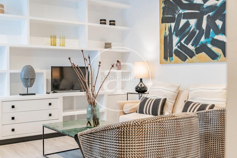 Foto 355f3d3d-34ac-40e7-a935-3d6a68ed7ce5. Piso  en venta en calle orellana en Justicia-Chueca Madrid