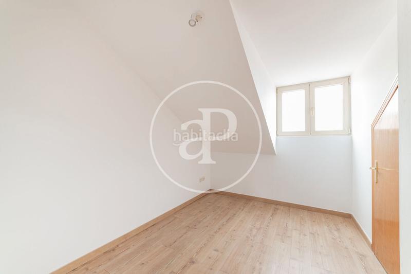Foto 1bd0449e-2fac-4492-b3d9-cc0fc64404ea. Alquiler ático  dúplex en alquiler en calle amor de dios en Madrid