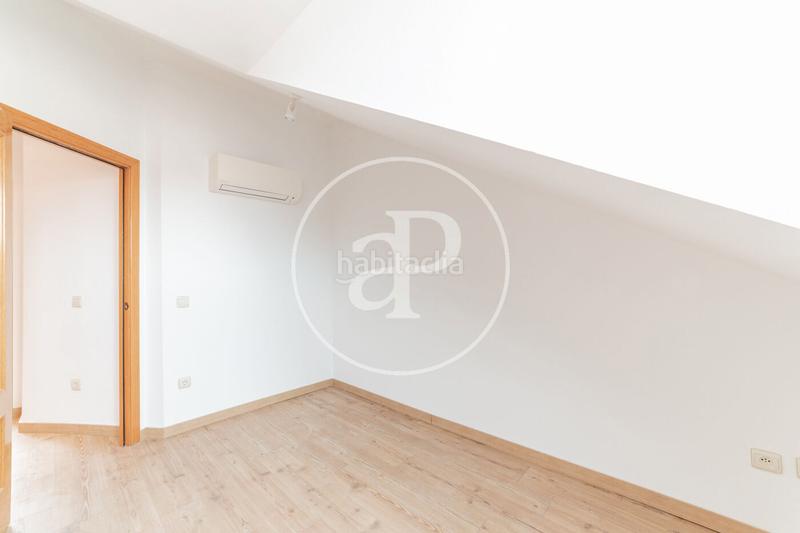 Foto 50a16c5e-0eb0-48e9-a94b-753107bc87fd. Alquiler ático  dúplex en alquiler en calle amor de dios en Madrid